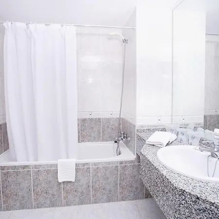 Kilimanjaro Hotell 3*